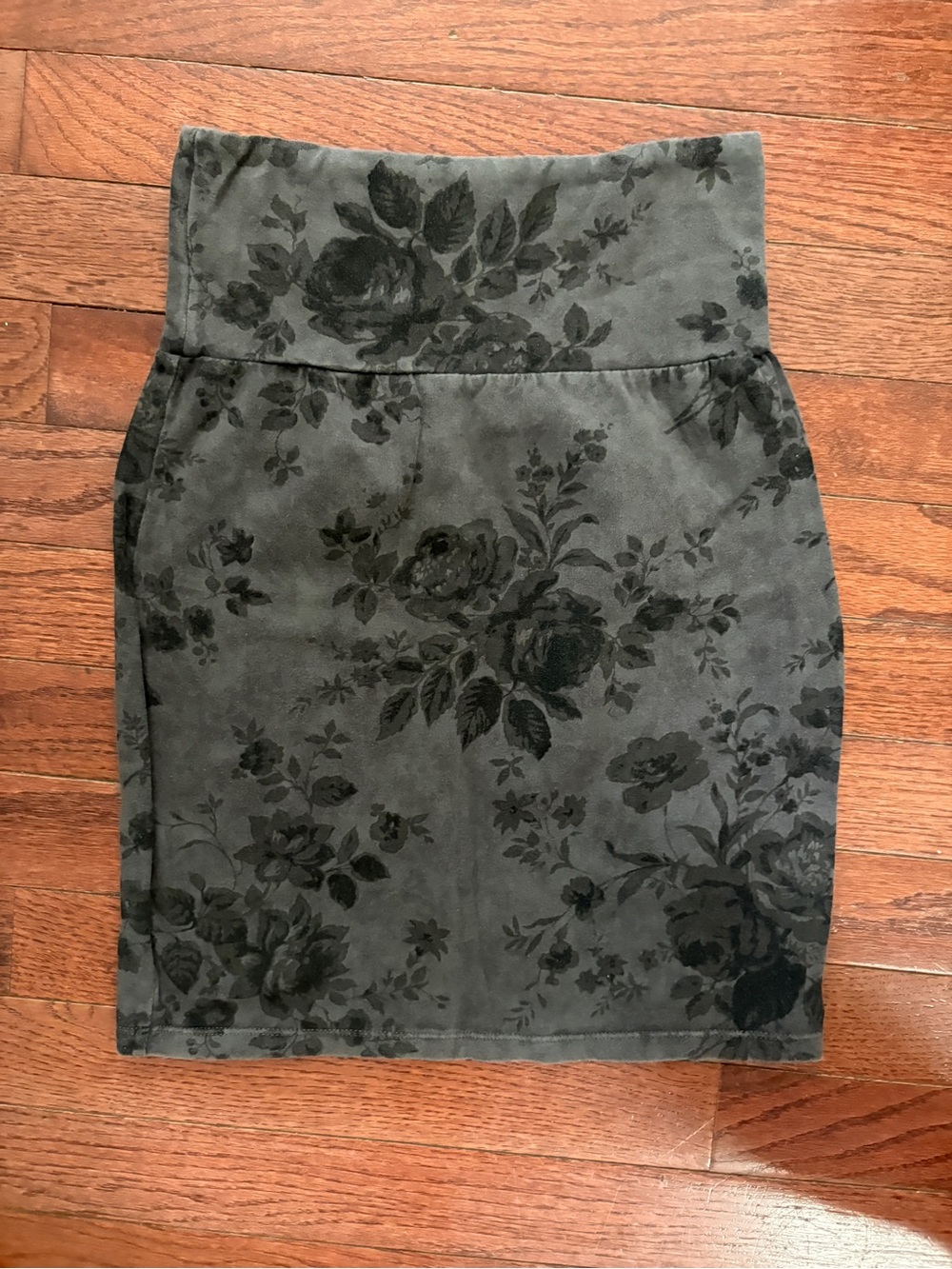 Aritzia Talula Floral Pencil Skirt